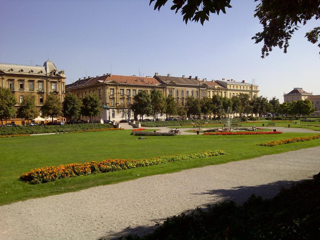Zagrebrent Apartments Extérieur photo